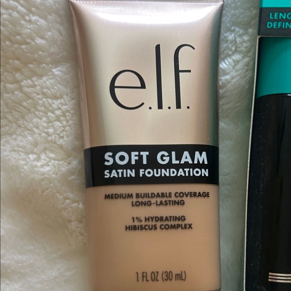 ELF Soft Glam Satin Foundation - Medium Shade - Picture 2 of 4
